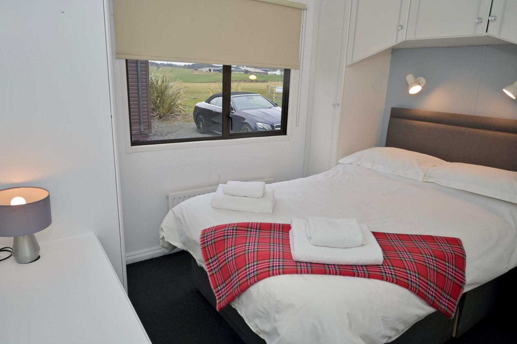Bunnahabhain 5 - Farm Stay - Stunning Sea And Rural Views Странрар Екстер'єр фото